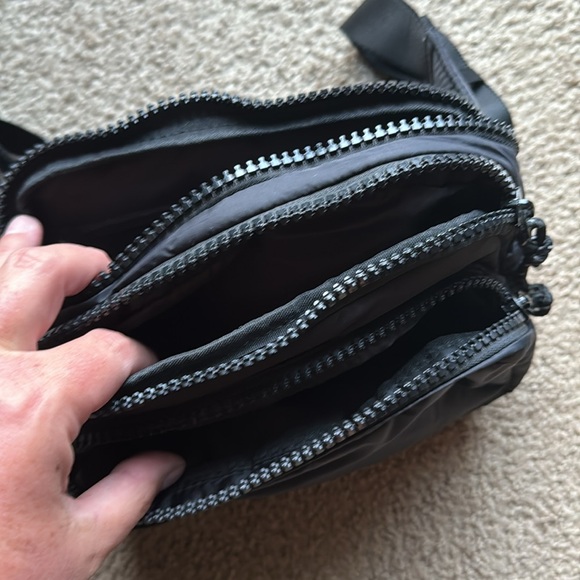 Street Level crossbody or Fanny pack.  NWOT - Picture 2 of 4